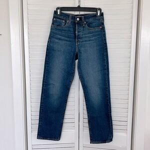 Levi’s Wedgie Straight, Size 24